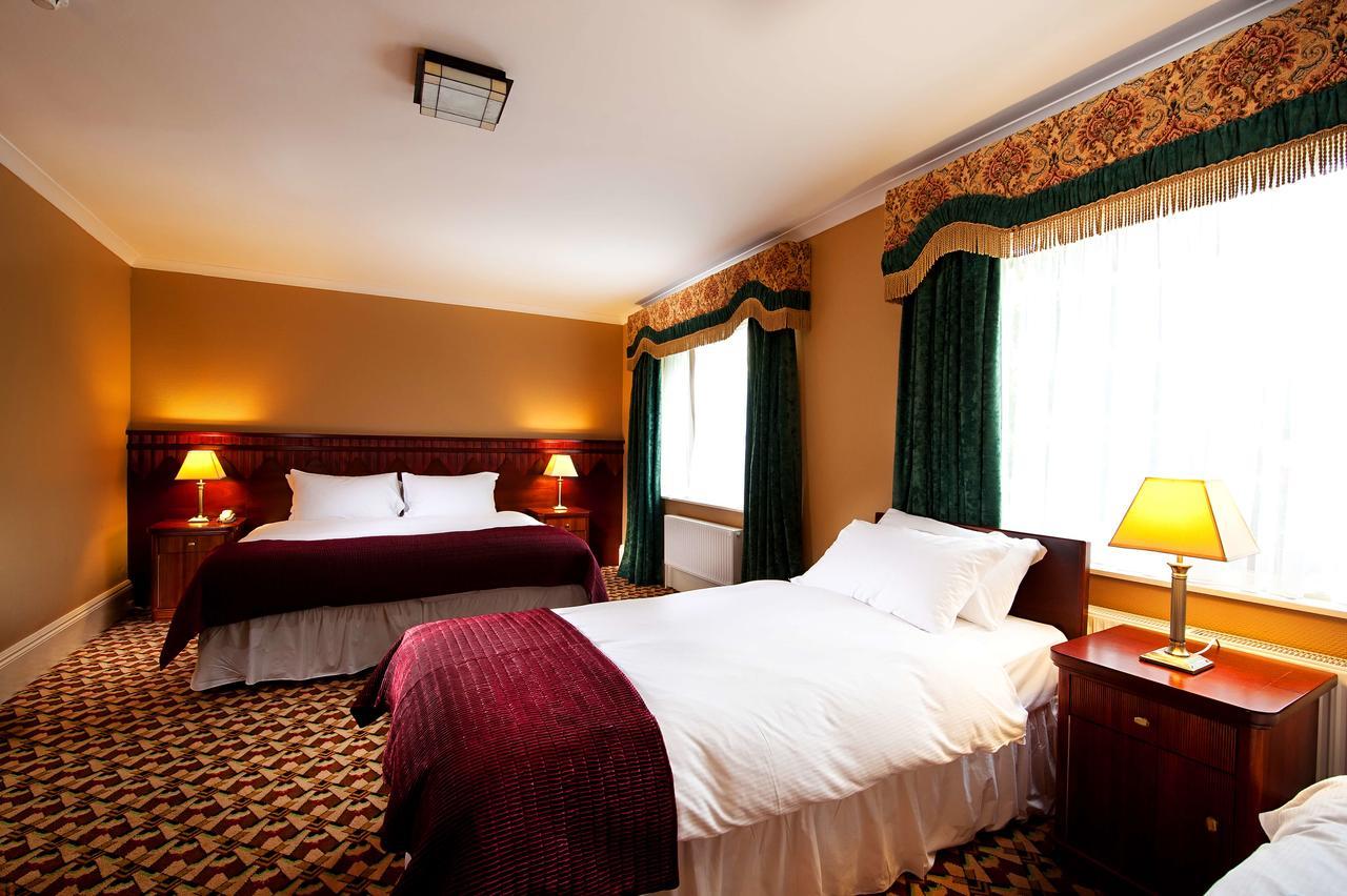 Riverbank House Hotel Ferrybank Esterno foto