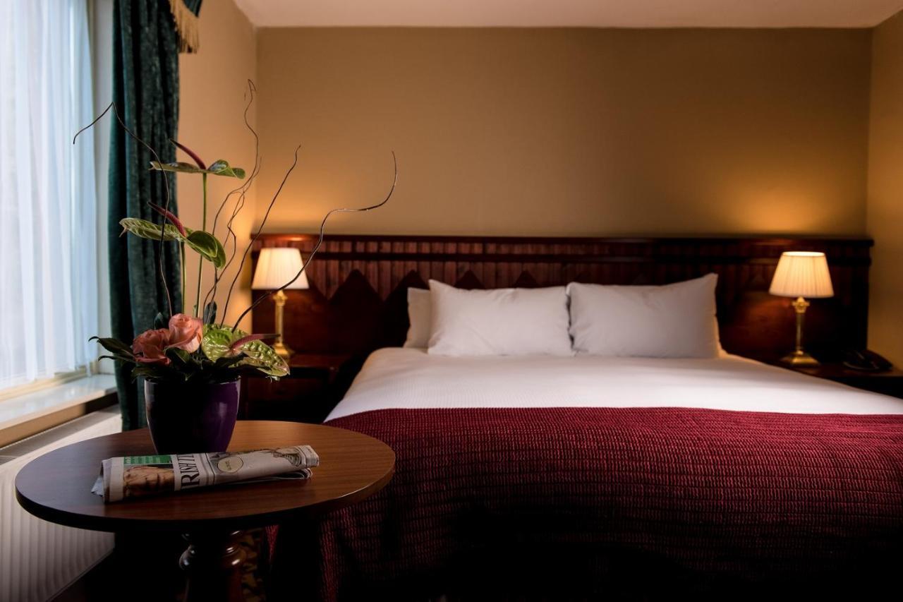 Riverbank House Hotel Ferrybank Esterno foto