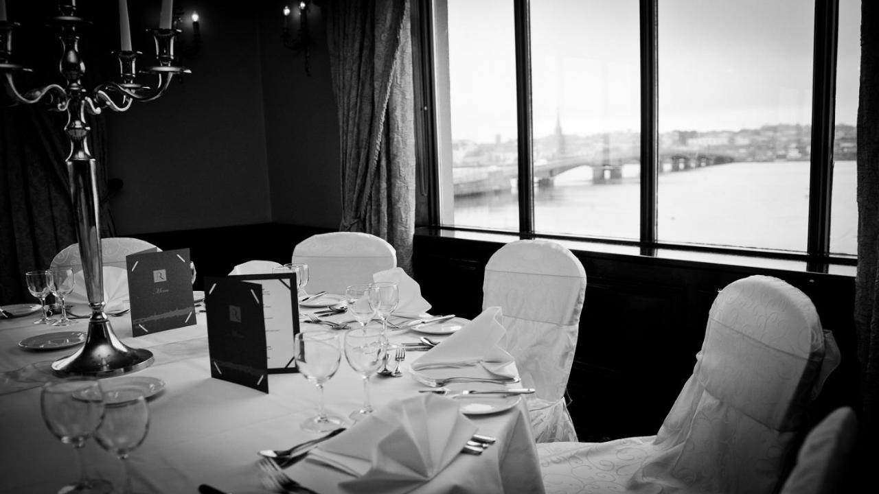 Riverbank House Hotel Ferrybank Esterno foto